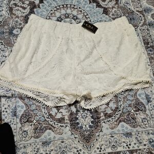 NWT C.O.C Women's Classic Cream Lace Shorts